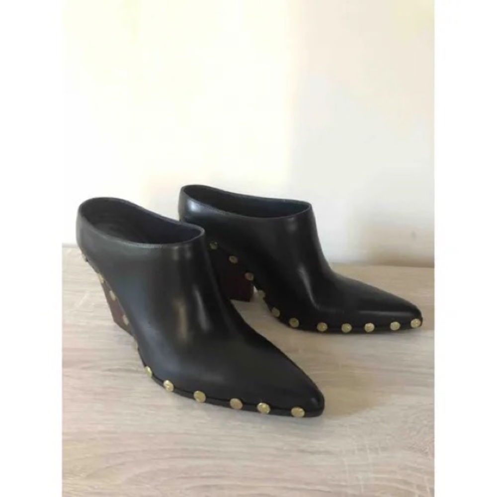 ISO: Celine rodeo booties!! Need a 40/41!